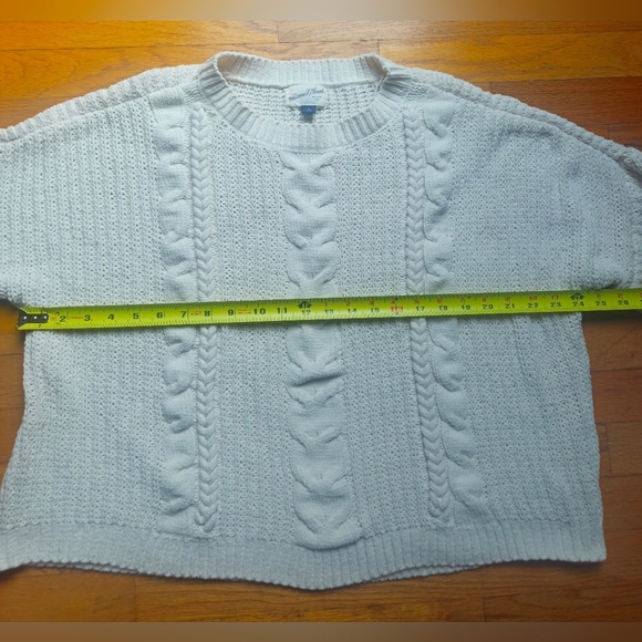 Universal Thread White Crew Neck Sweater with Cable Knit Design - Picture 10 of 10